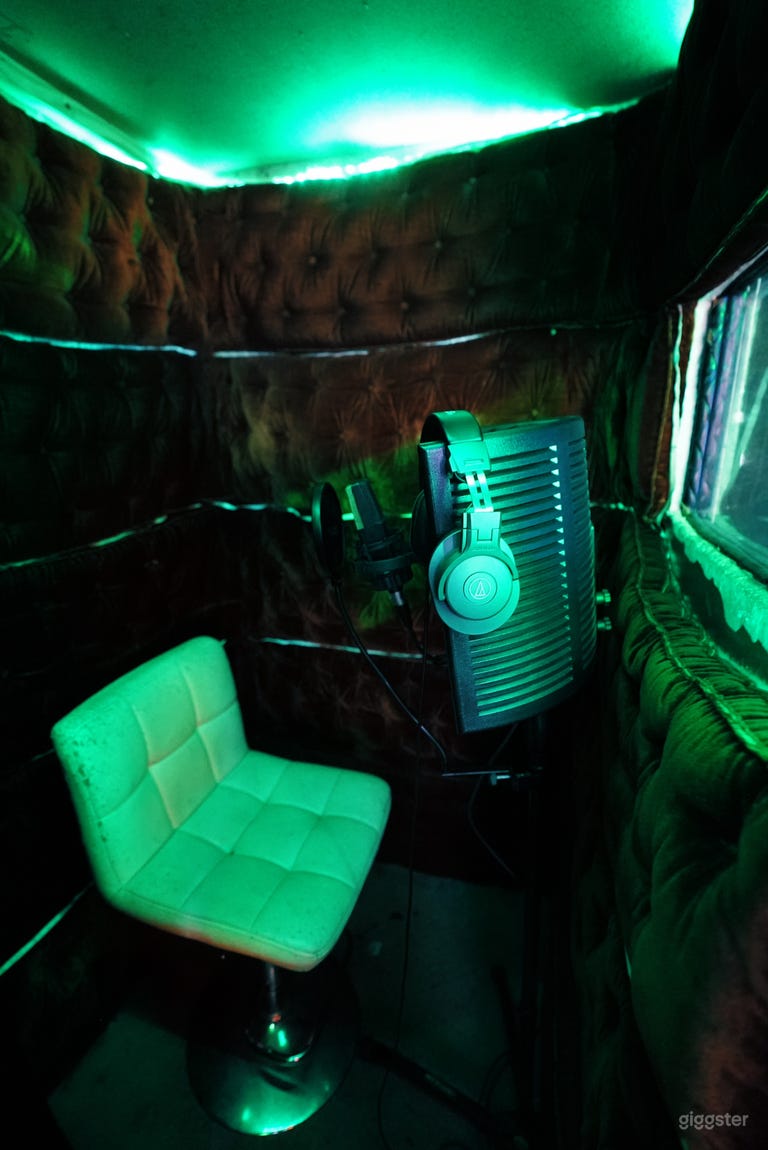  PRIVATE Hollywood Recording Studio W/Booth 