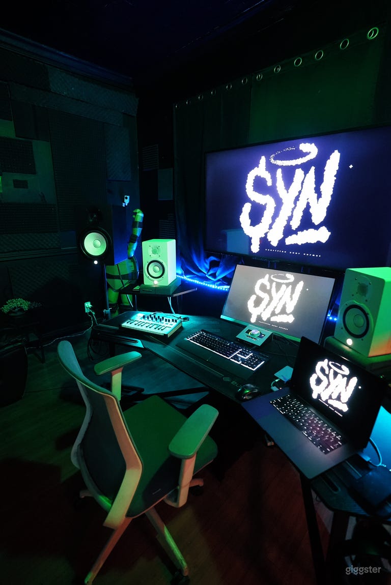  PRIVATE Hollywood Recording Studio W/Booth 