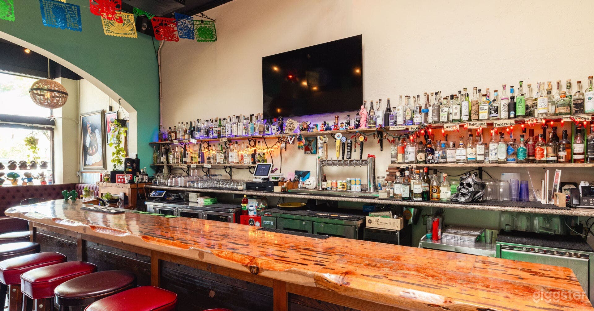 Latin Bar Dining Area Photo 4