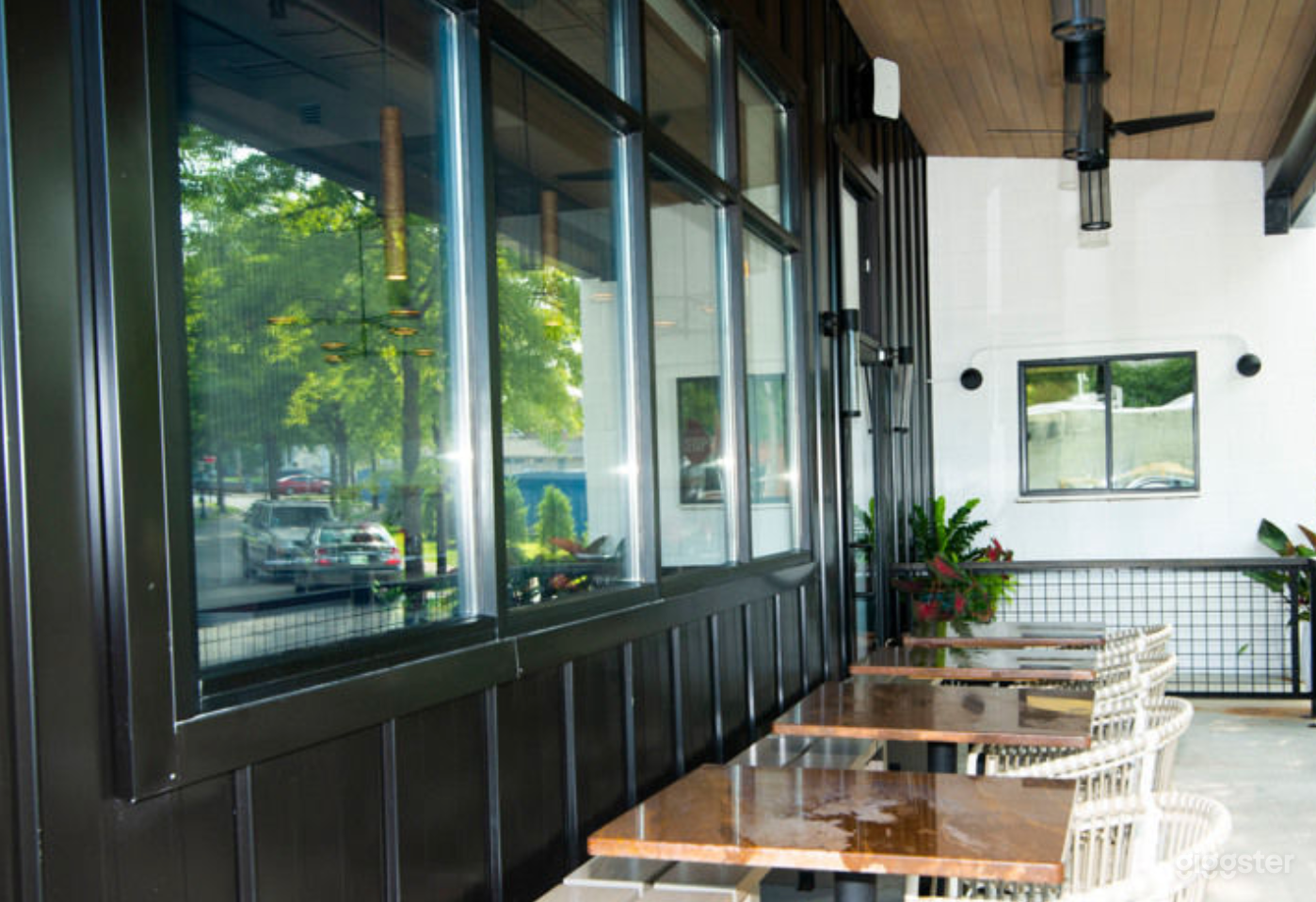 Full Service Stunner and Mexican Restaurant Photo 2