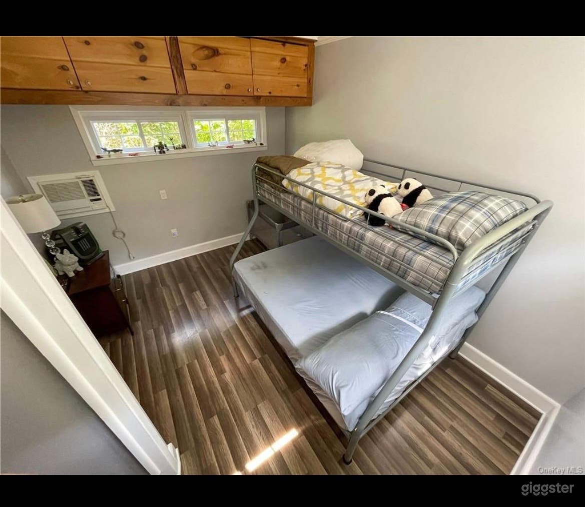 Beautiful Log Cabin Photo 3