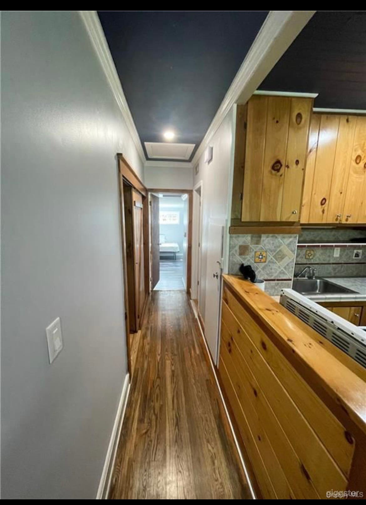 Beautiful Log Cabin Photo 1