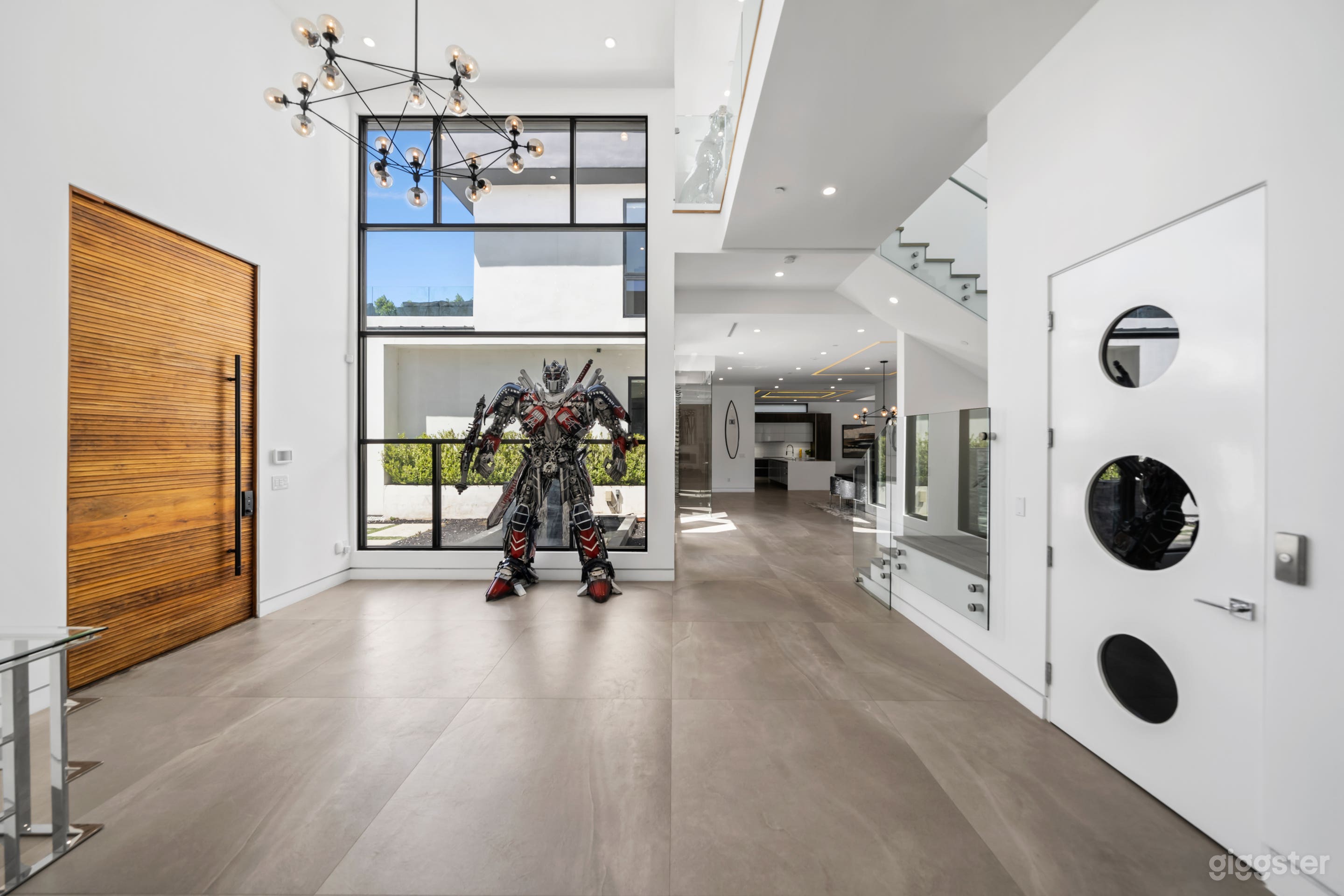 EXQUISITE ENCINO HAVEN: A MODERN MARVEL HOME Photo 4