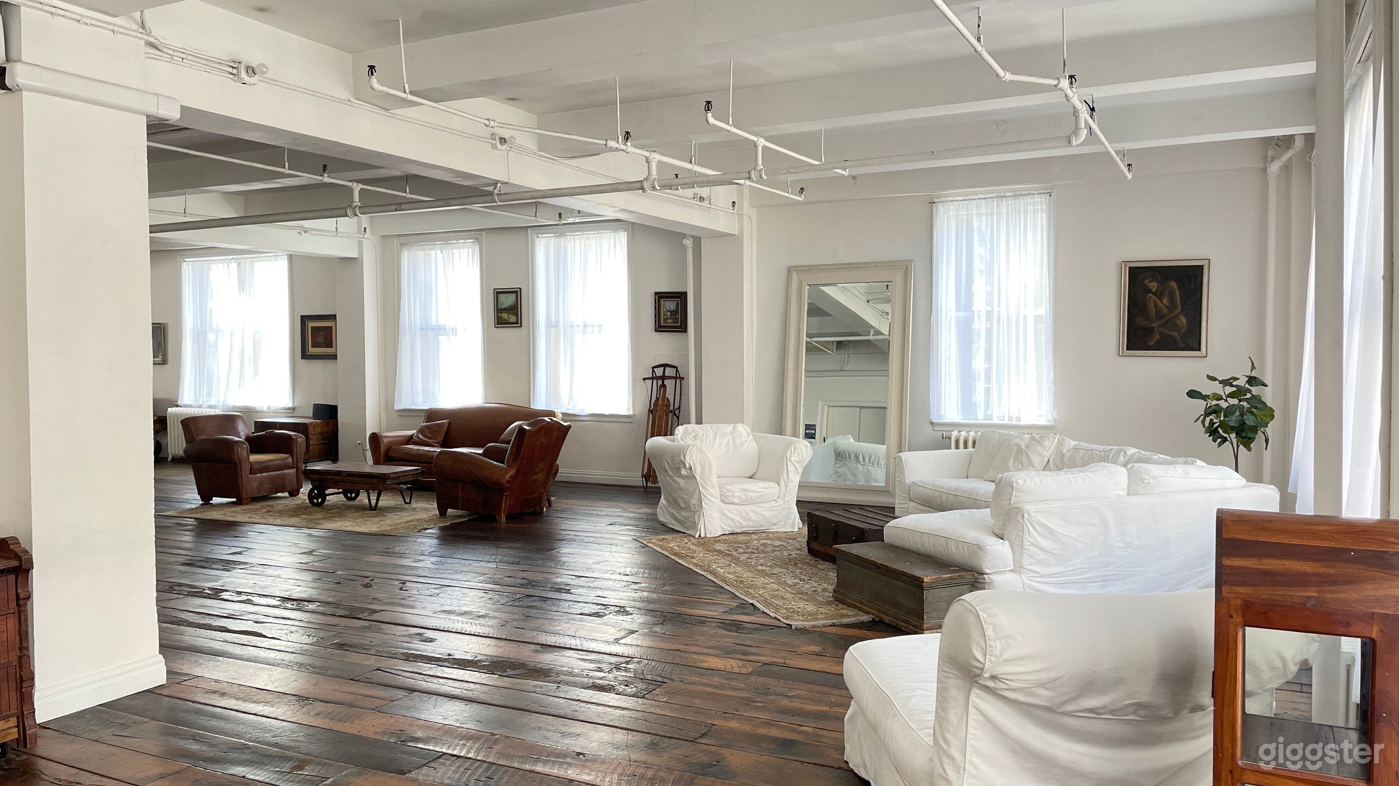 11th Floor Studio Photo 3