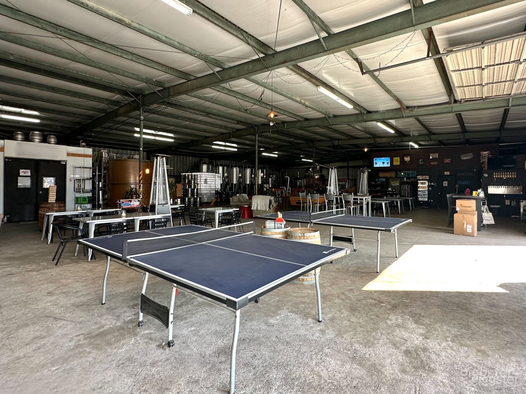 Spacious Warehouse Brewery &amp; Taproom Photo 4