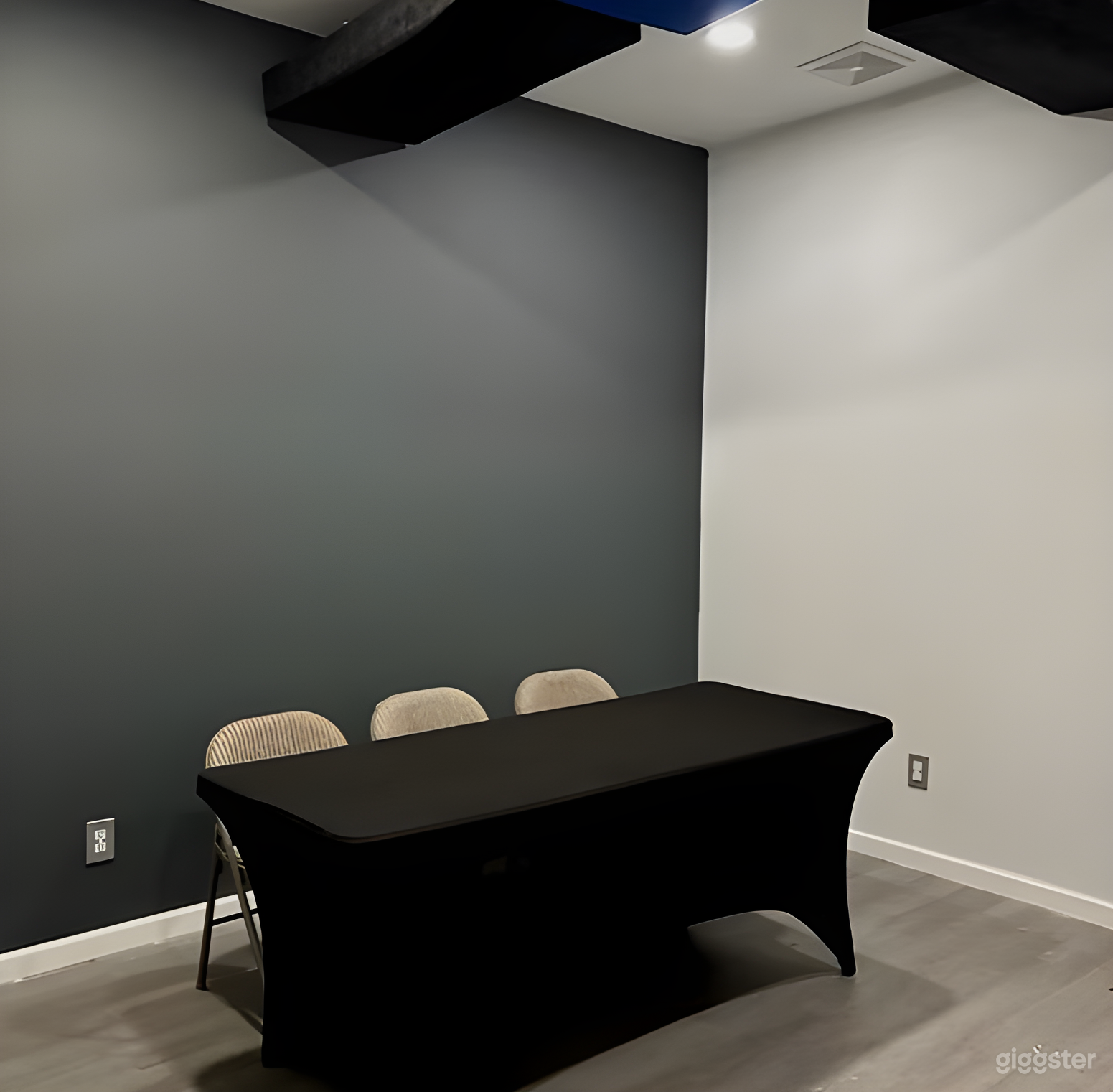 The Podcast Room Photo 2