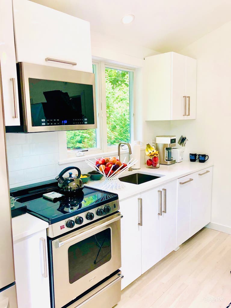  Chic Hamptons House with Pool 