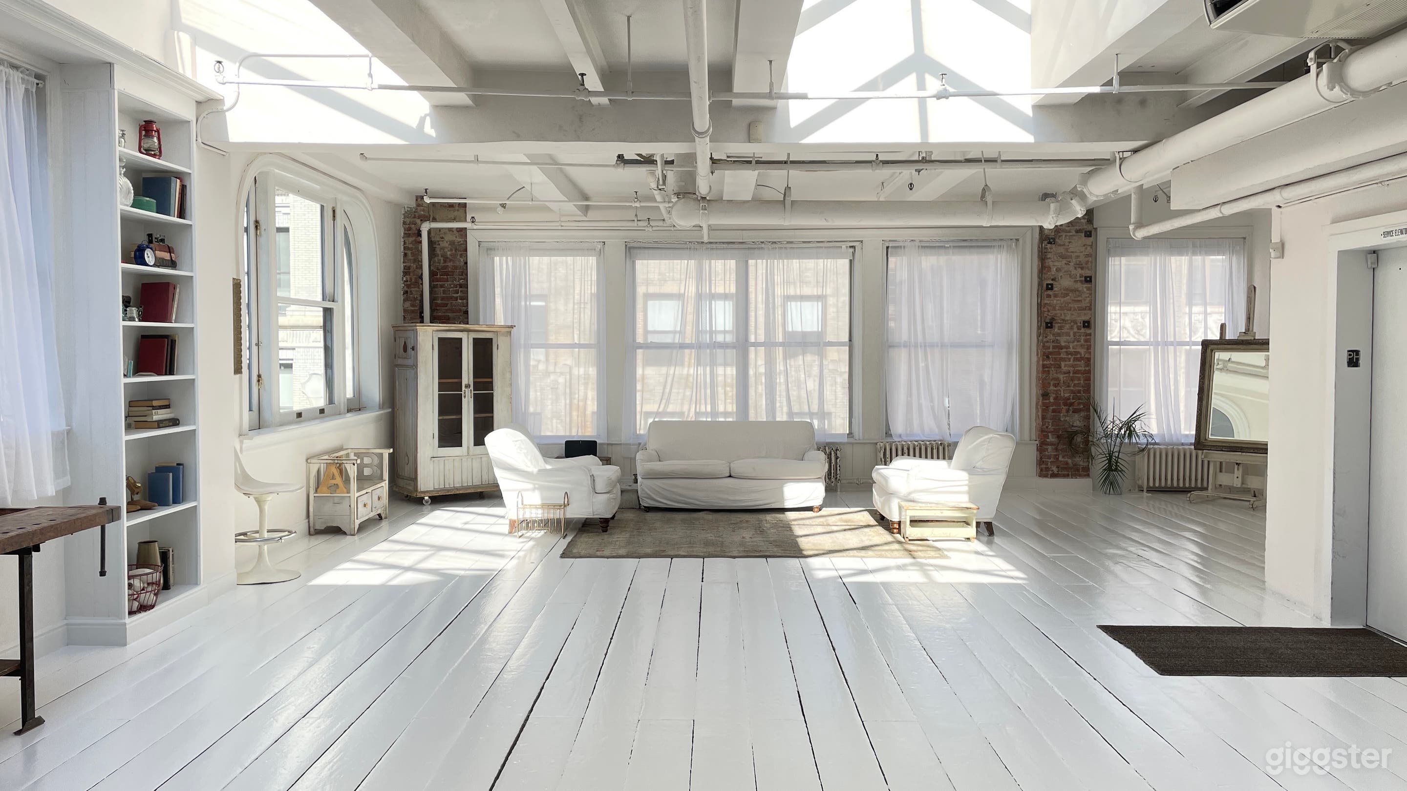 4,500 sq. ft. Penthouse Studio Photo 1