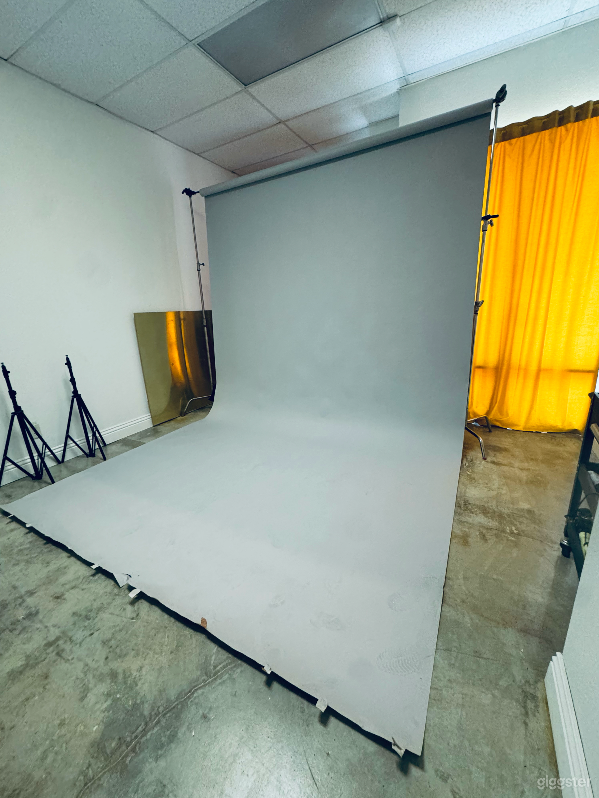 Photography Podcast and Video Creative Studio Photo 2