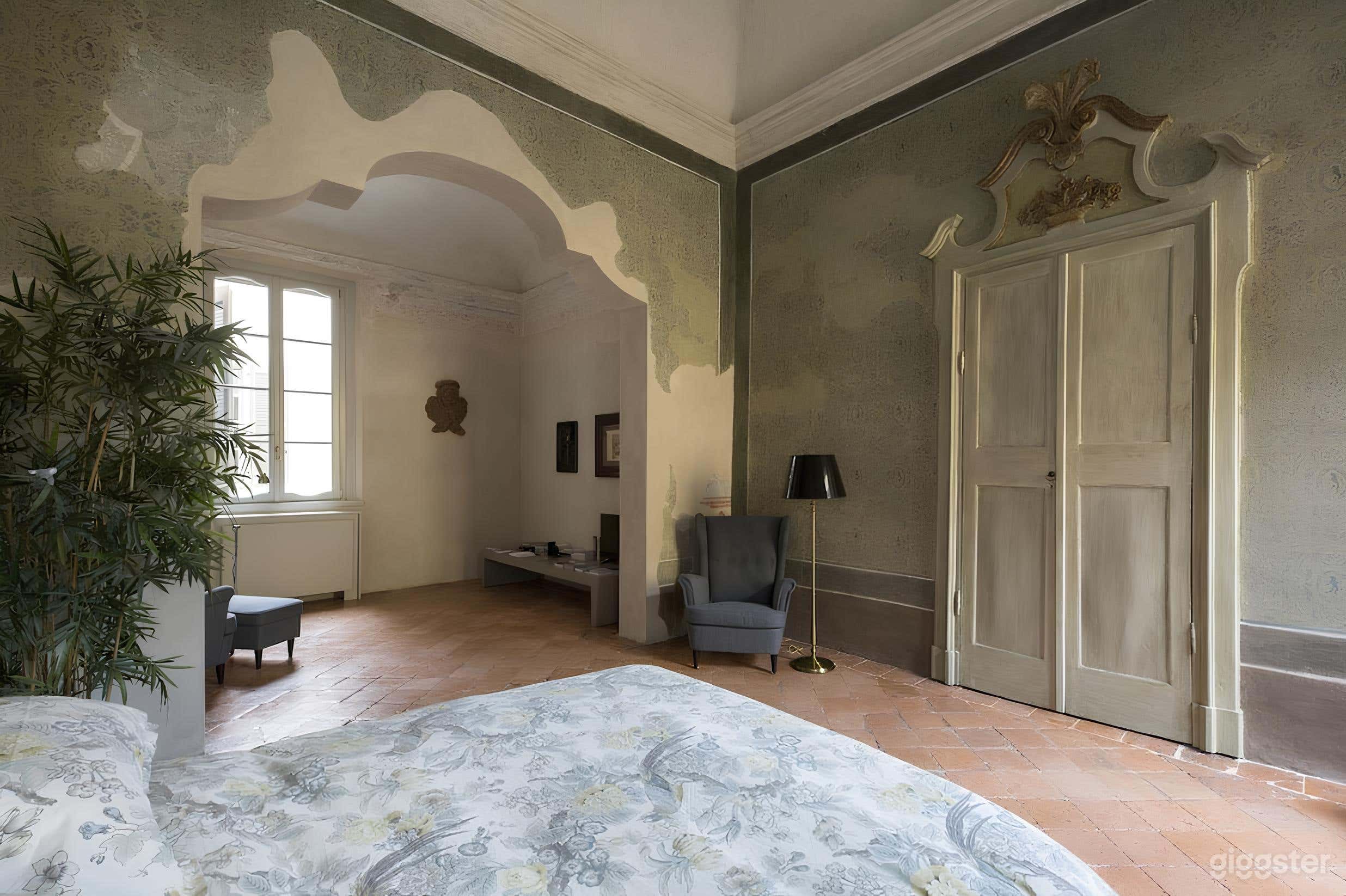 Foto di 17th-Century Fully Frescoed Apartment in Mantua 4