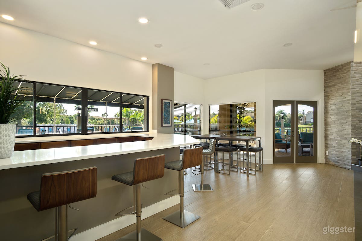 Spacious Clubhouse &amp; Patio in St. Petersburg Photo 1