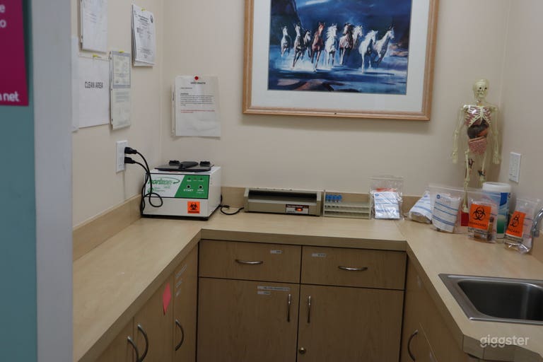  Modern  medical and doctors office for filming  