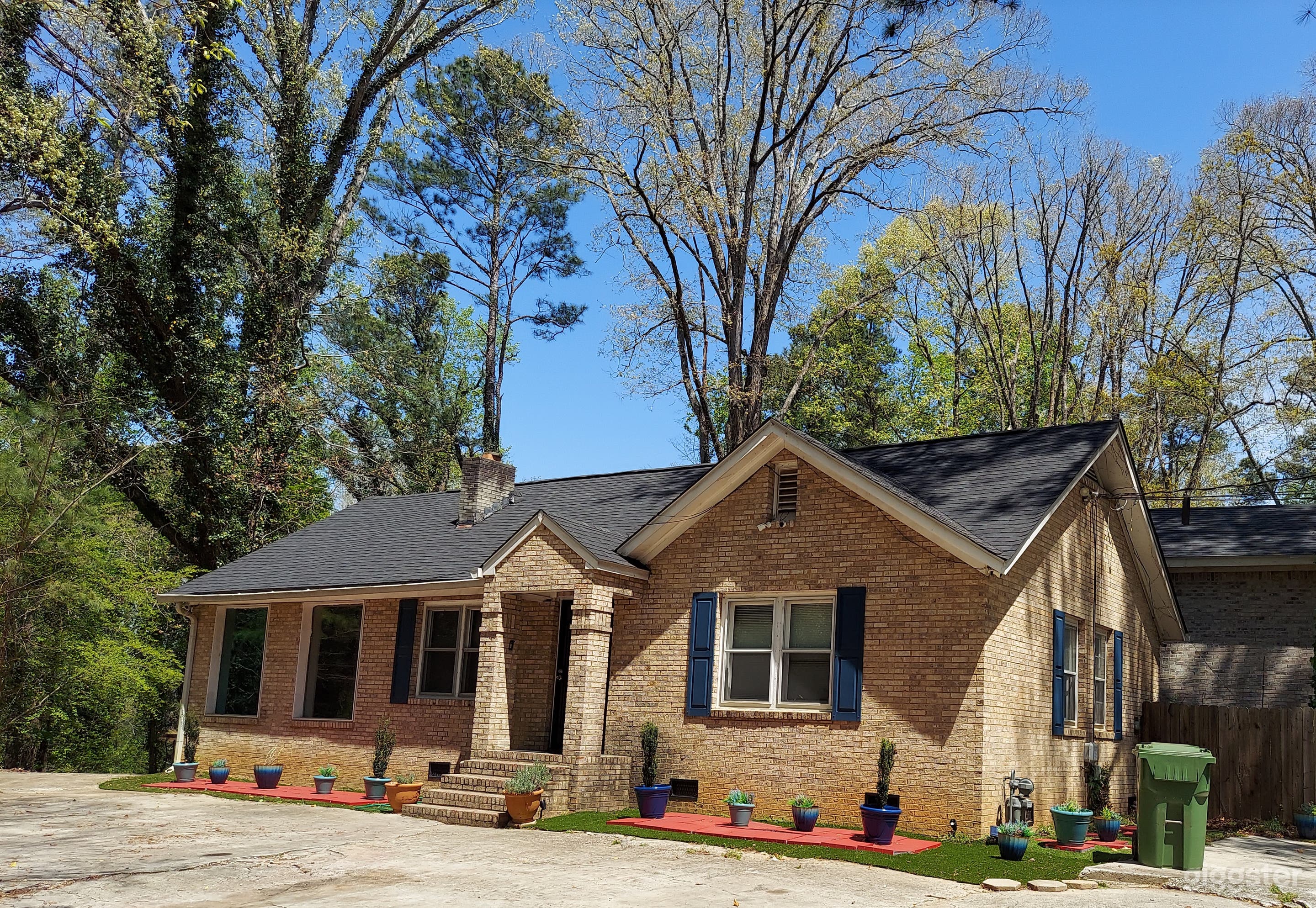 Semi-Secluded Location For Intimate Gatherings Photo 1