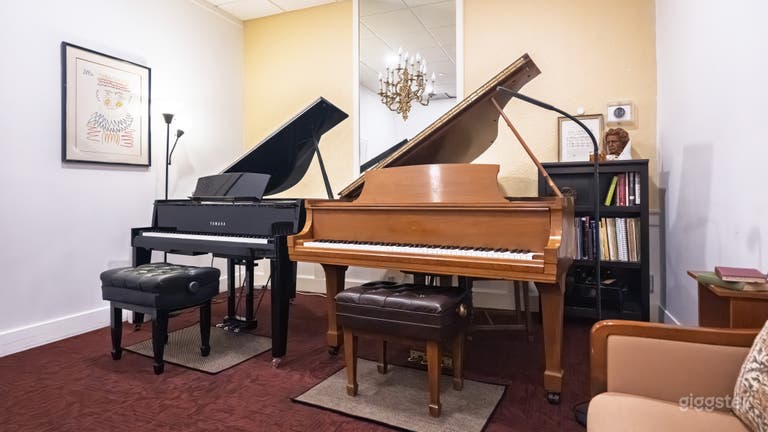  Beautiful Versatile Space with Steinway Pianos 
