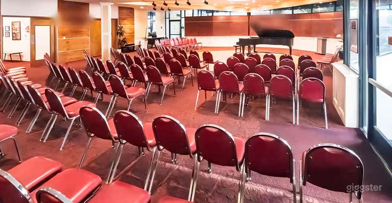  Beautiful Versatile Space with Steinway Pianos 