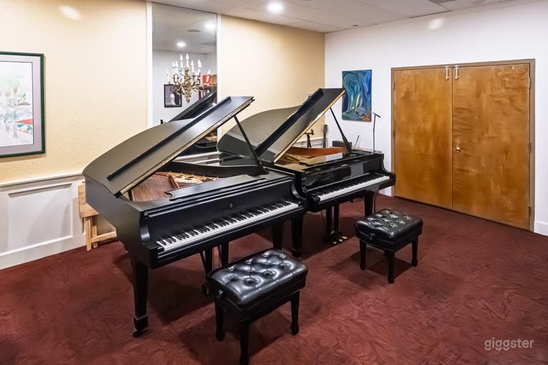  Beautiful Versatile Space with Steinway Pianos 
