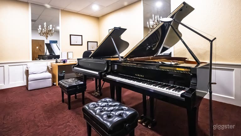  Beautiful Versatile Space with Steinway Pianos 