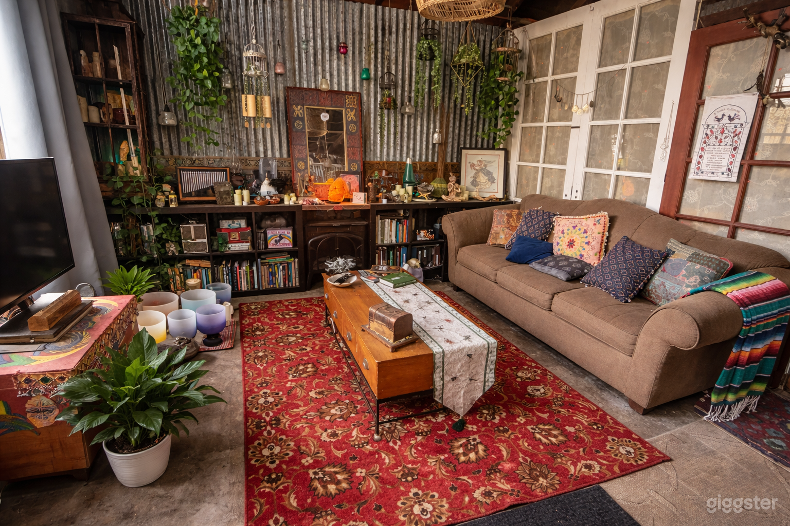 Bohemian Cottage w/ Rustic Kitchen Photo 1