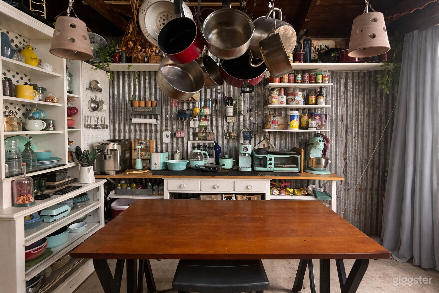 Bohemian Cottage w/ Rustic Kitchen Photo 2