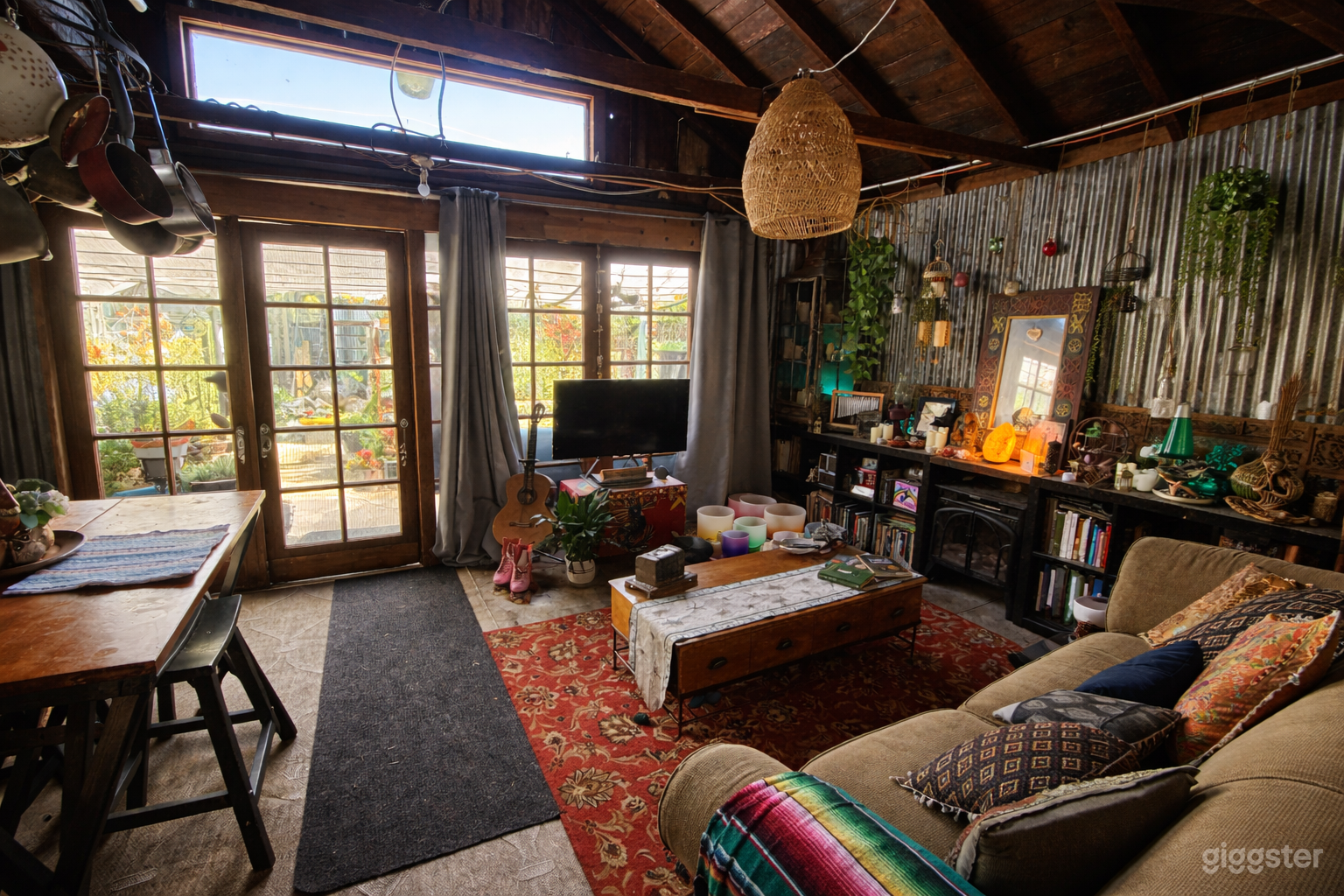 Bohemian Cottage w/ Rustic Kitchen Photo 3
