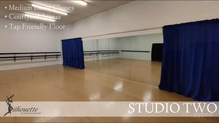  Studio TWO 