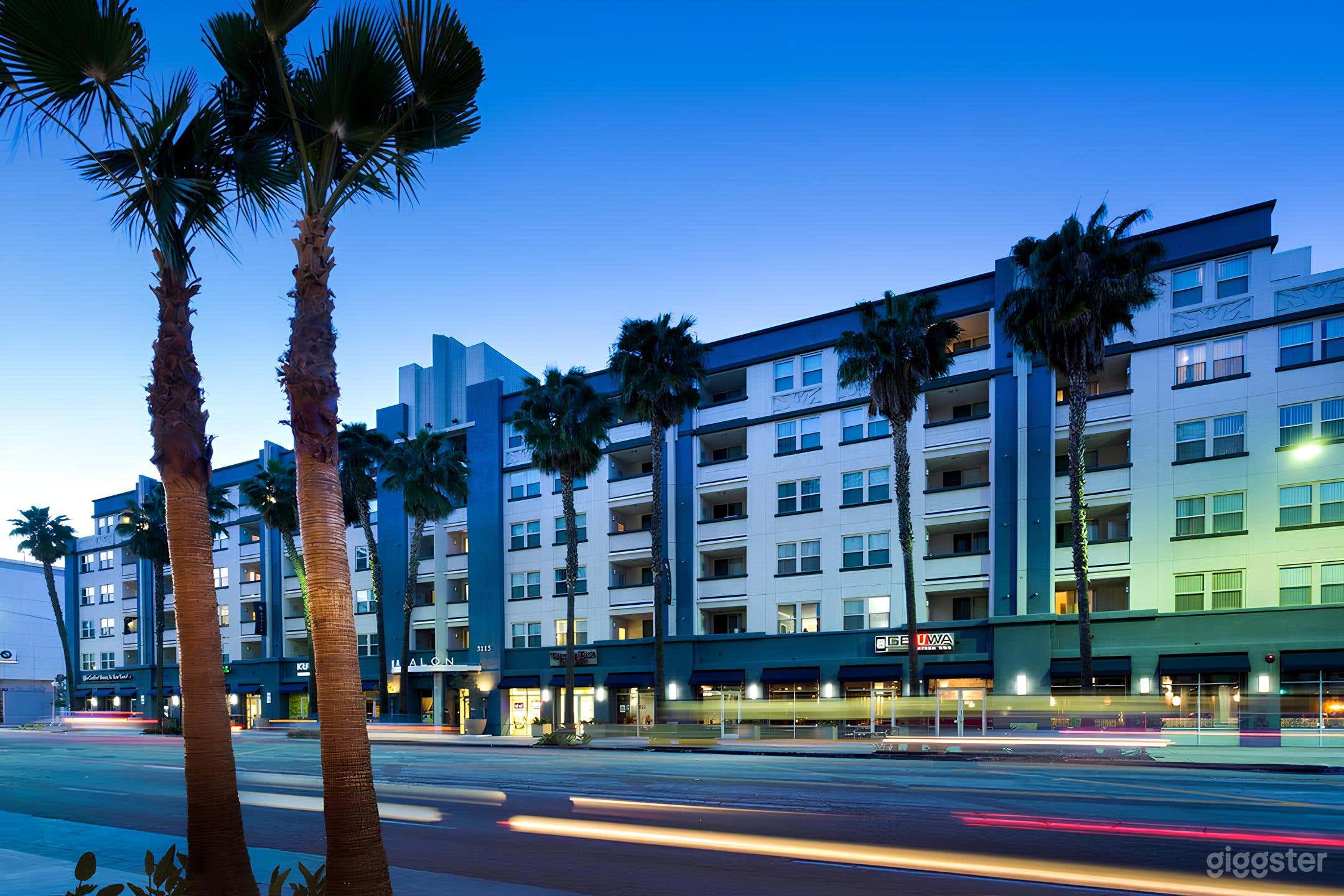 Intimate Meeting Space in a Well-equipped Conference Room Photo 4