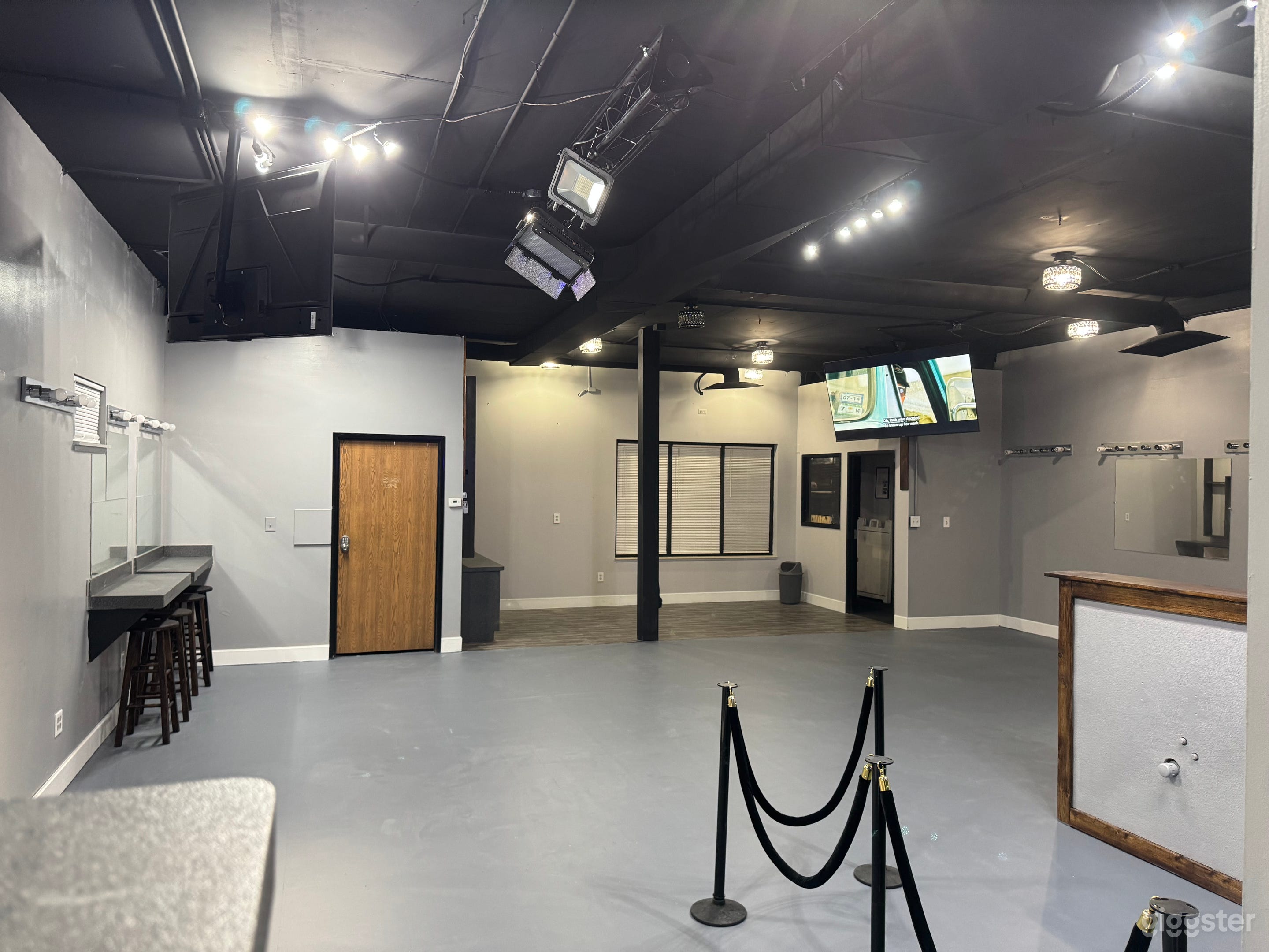 PREMIER MICRO VENUE AND EVENT SPACE Photo 4