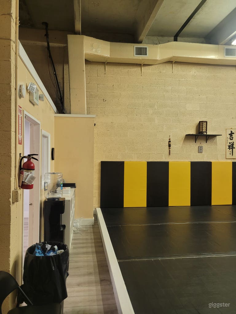  Dojo Cinematográfico de Artes Marciales y Gimnasio Privado 
