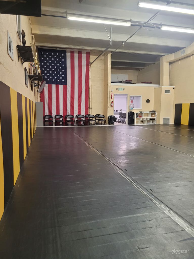  Dojo Cinematográfico de Artes Marciales y Gimnasio Privado 