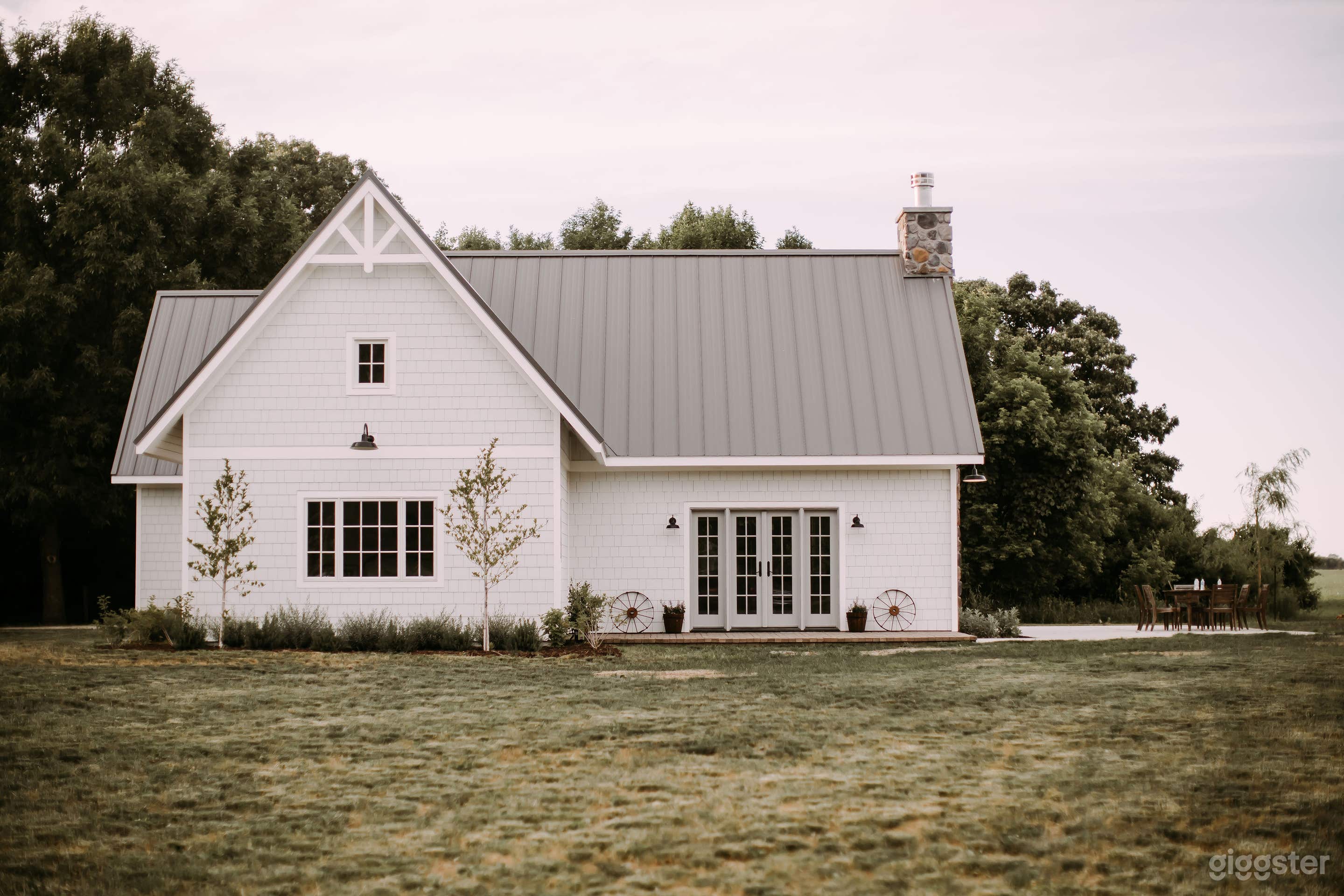 The Cottage - Two large bedrooms and full bathroom with a gorgeous marble floor and double vanity! 