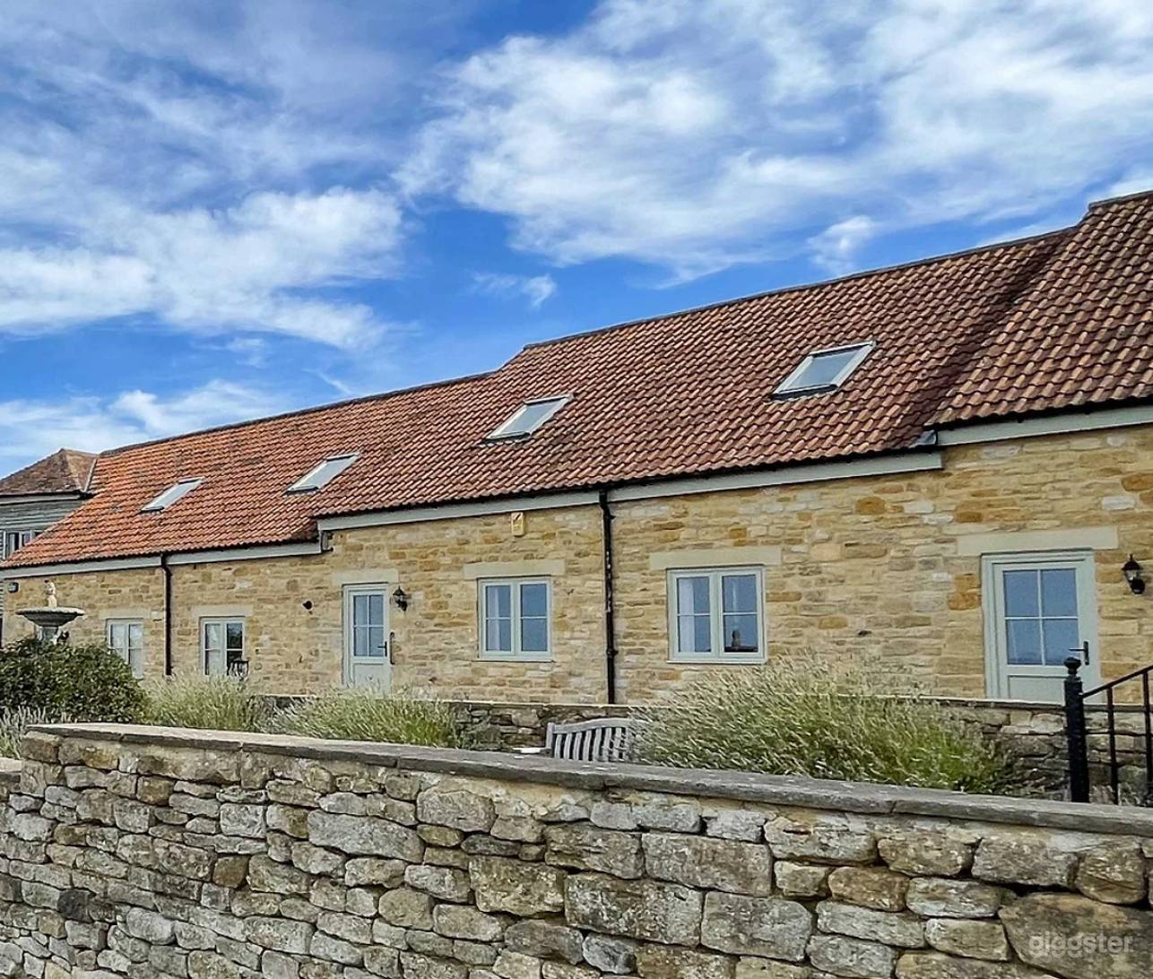 Lavender Garden and Courtyard with Cotswold Stone Photo 1