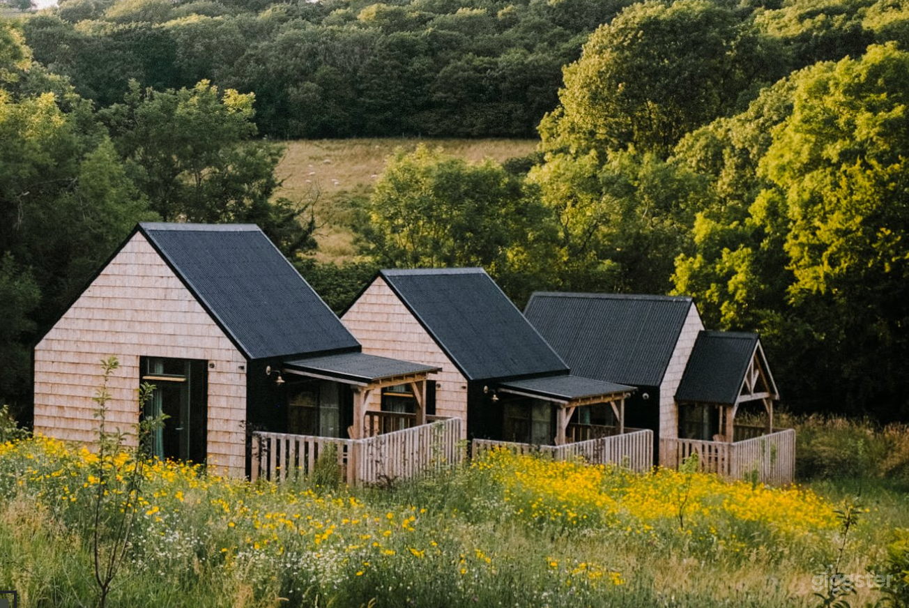 Wild Cabins with Outdoor Deck Photo 1