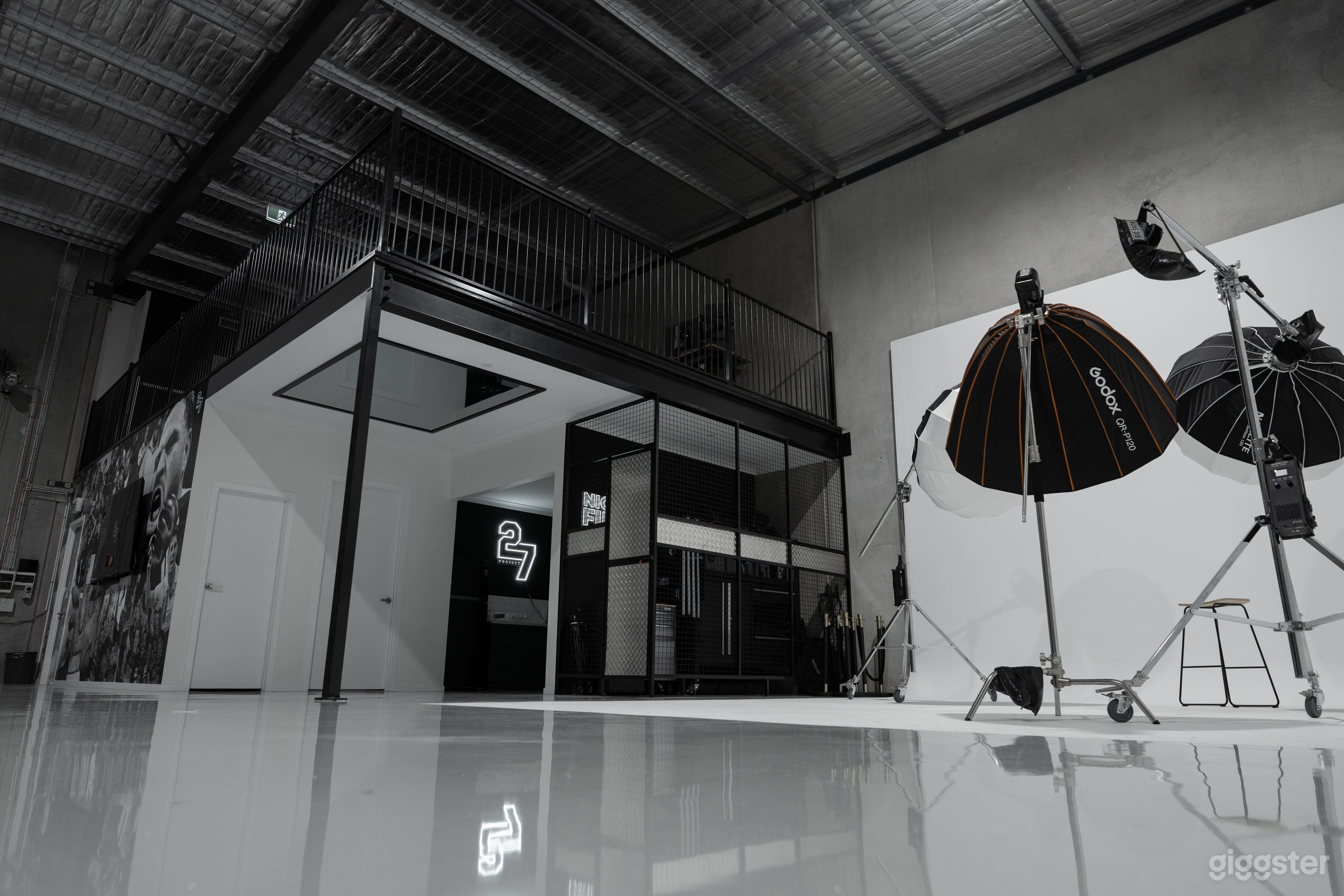 Western Sydney Content Studio ( Lighting Included) Photo 3