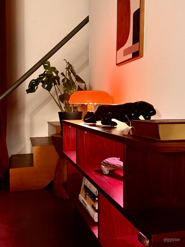  Premium Mid-Century-Modern & Western Loft Space 