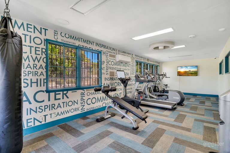  THE ATHLETIC OASIS: WHERE ENERGY MEETS CREATIVITY 