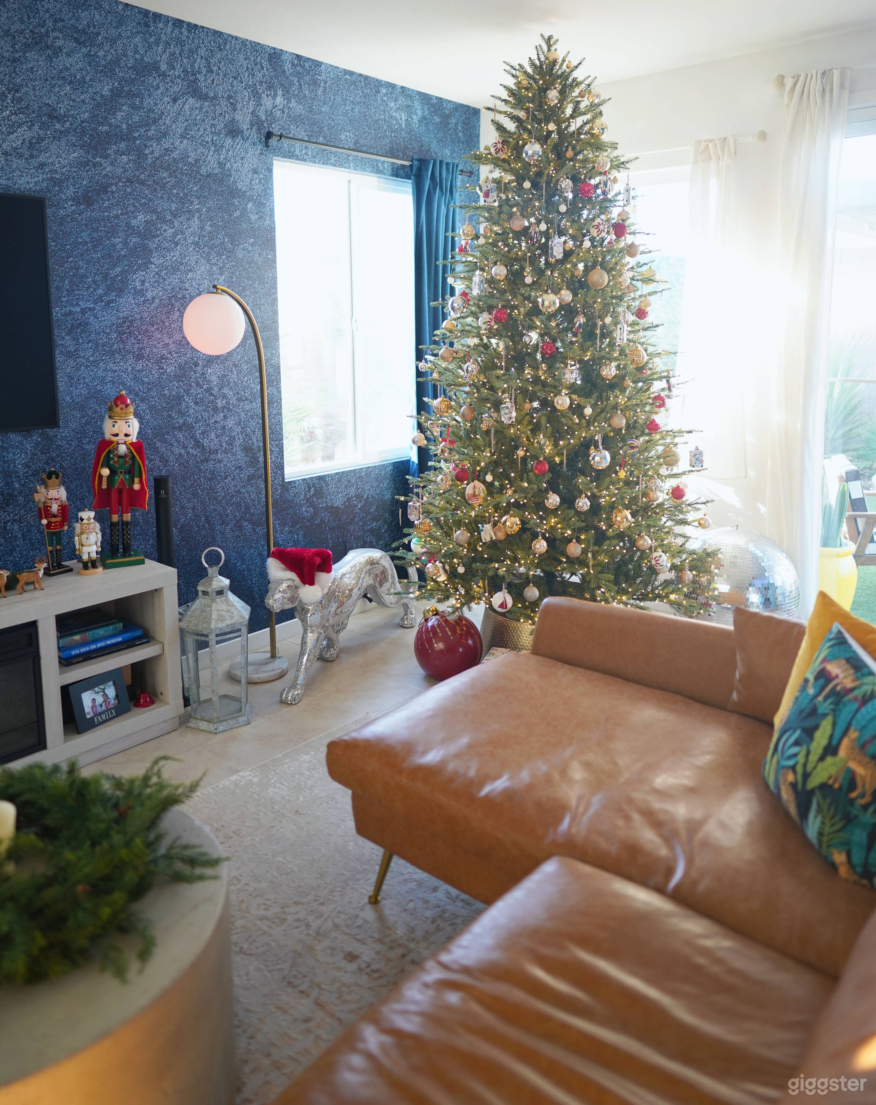 Jungle Tropical House ( Christmas Decors is up ) Photo 2