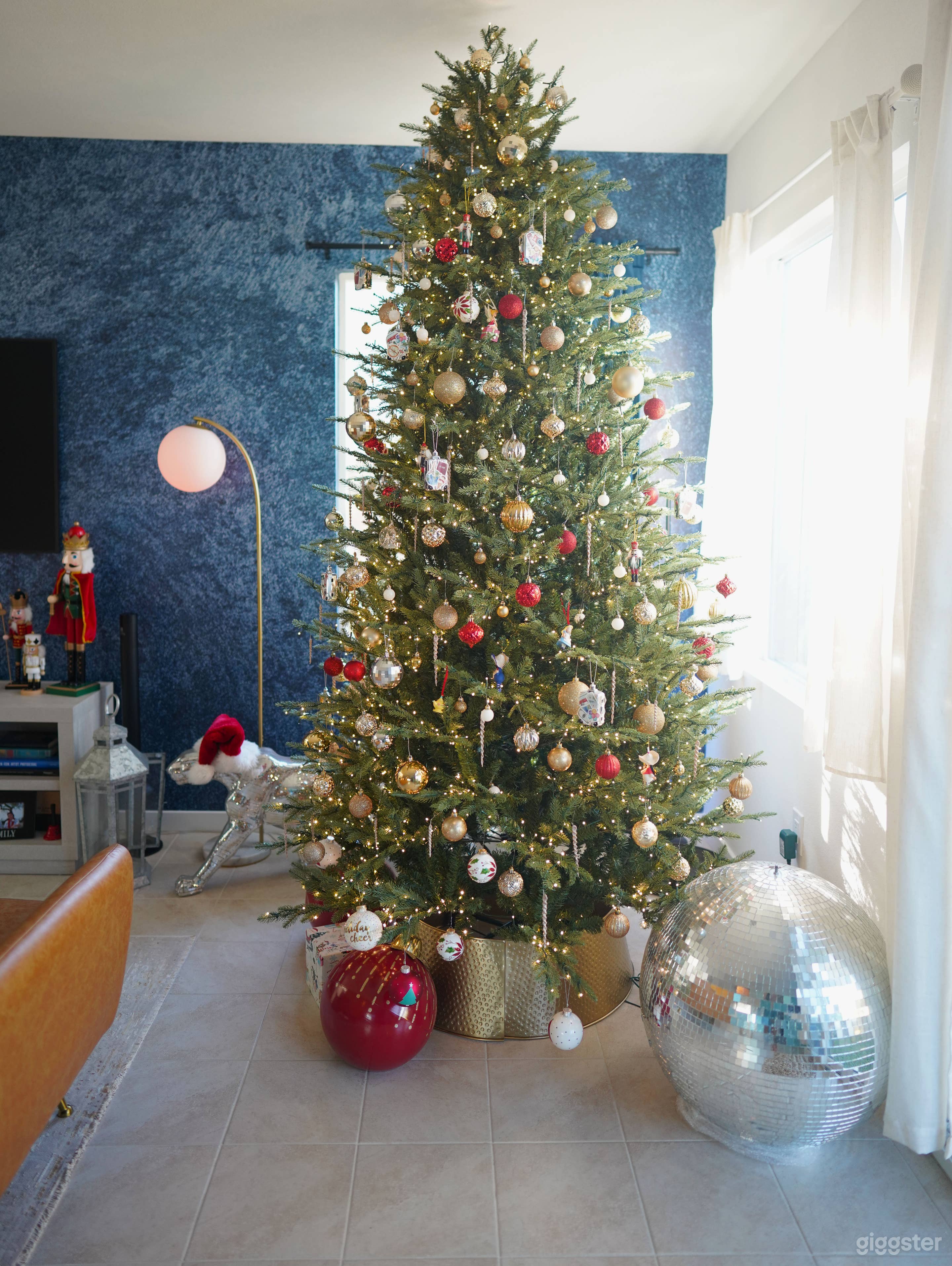 Jungle Tropical House ( Christmas Decors is up ) Photo 3