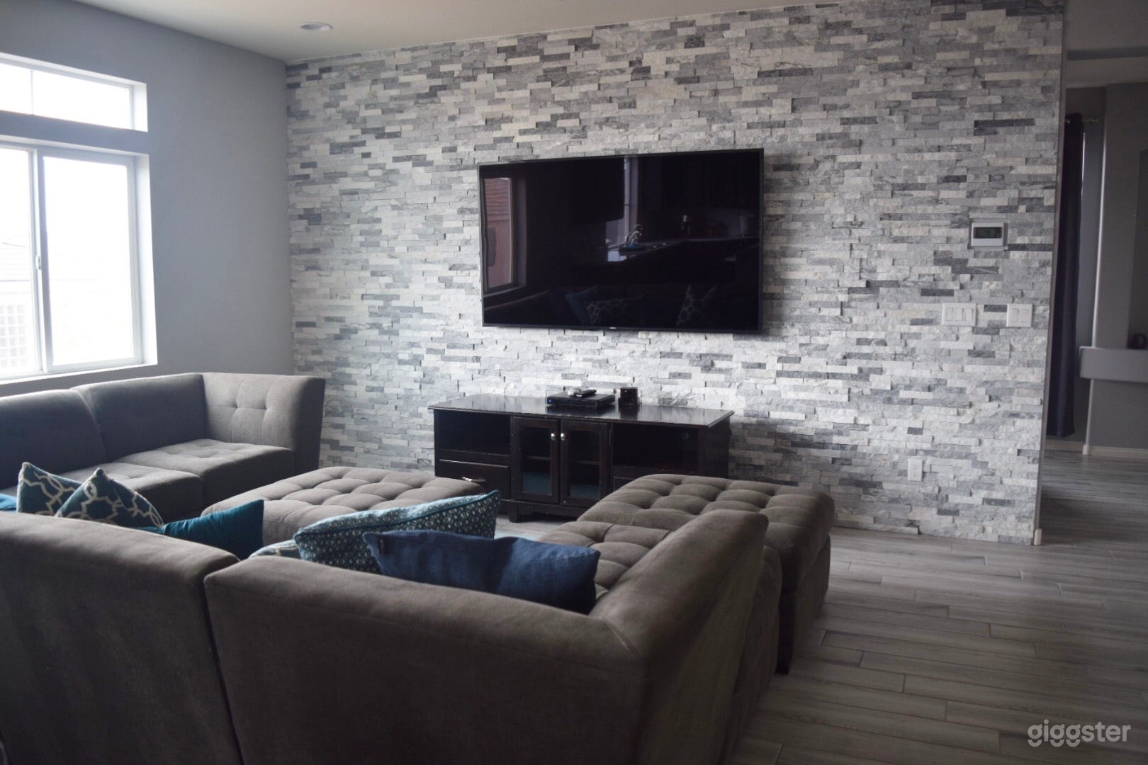 5 Bed 5 Bath Beauty Photo 4