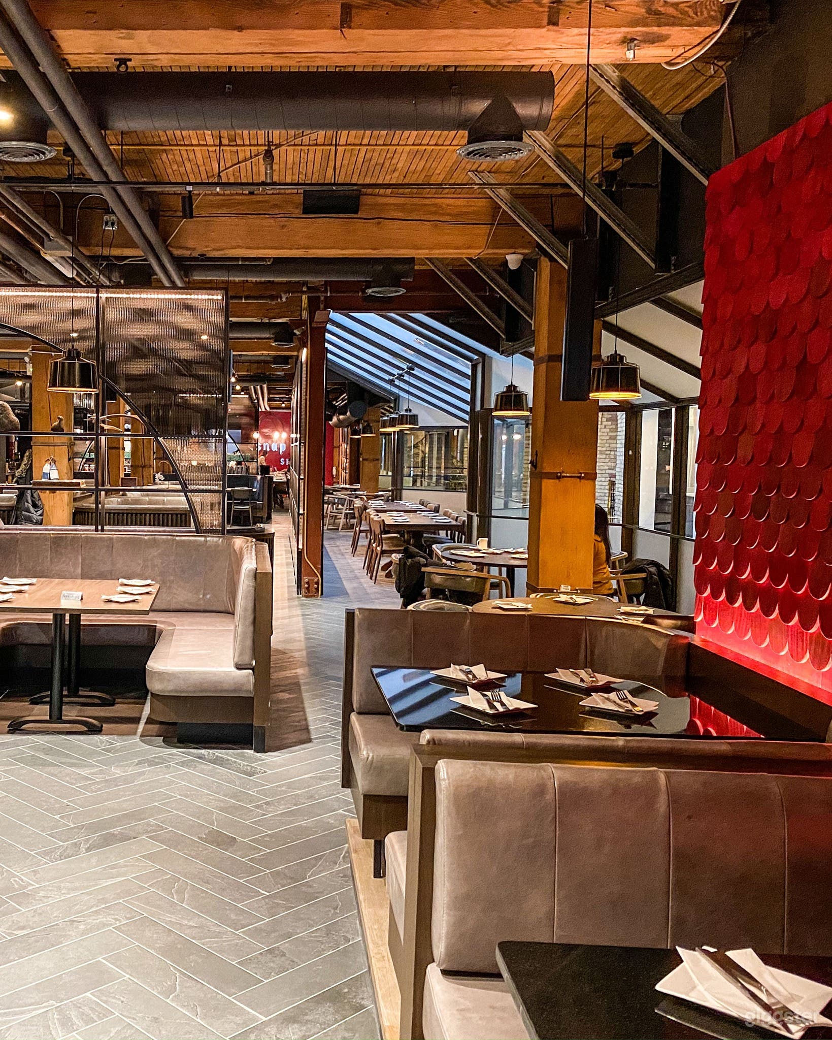 Atrium semi private Table for meetings or Lunch and dinners