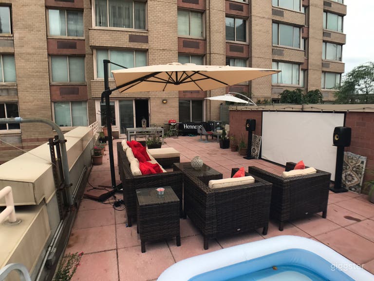  Nyc skyline terrace with movie projector ! 