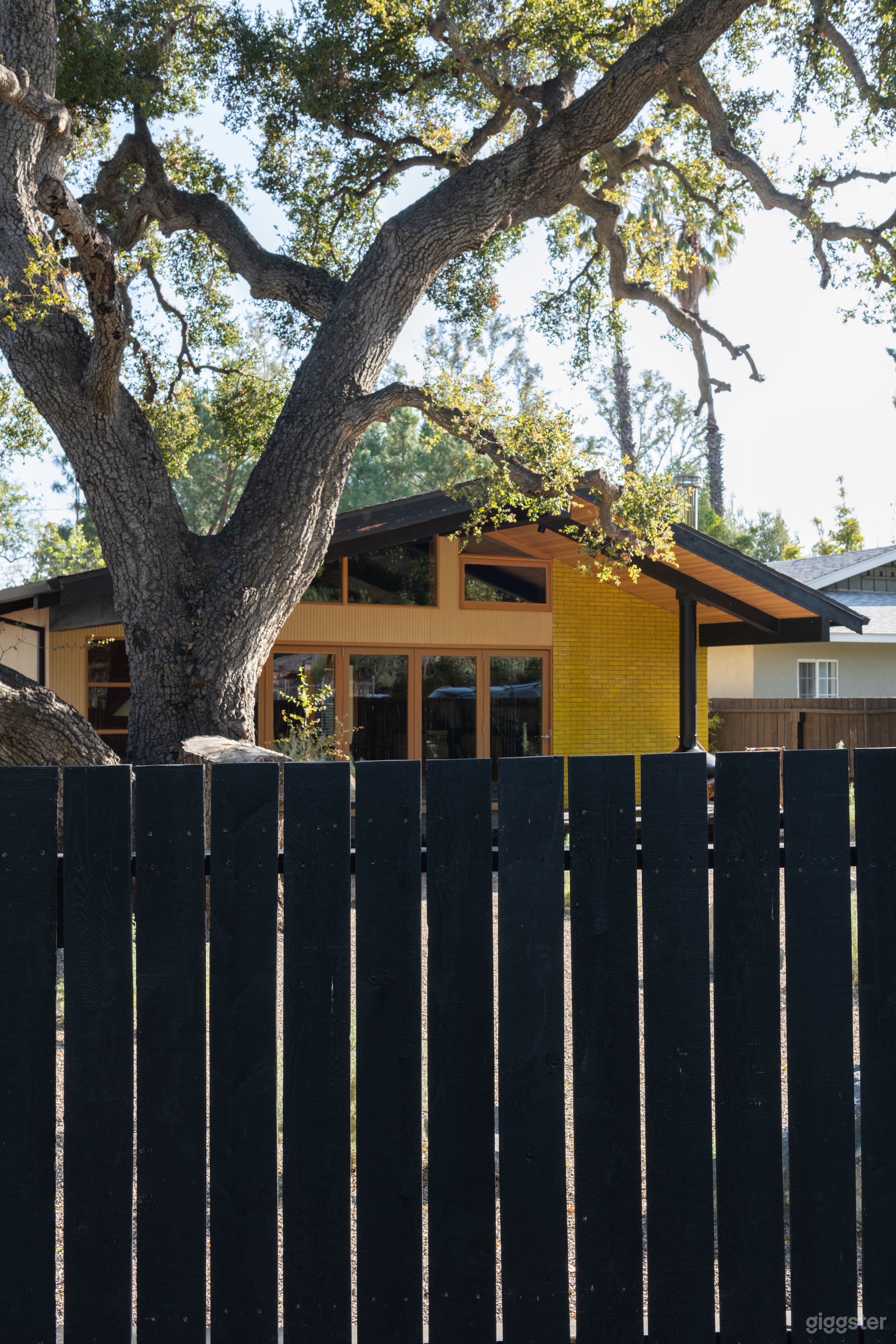 Architectural Bauhaus/Girard Inspired Ojai Ranch Photo 2