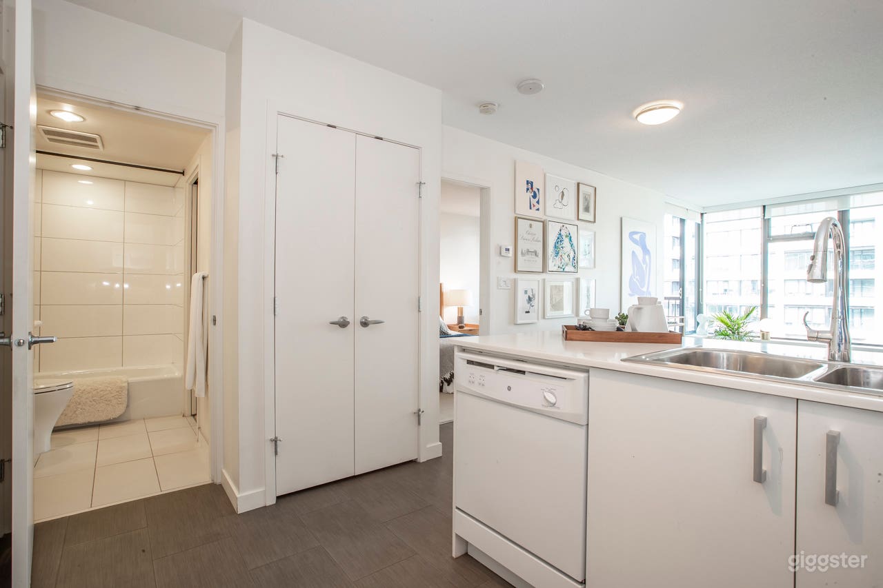 Bright Gastown condo Photo 1