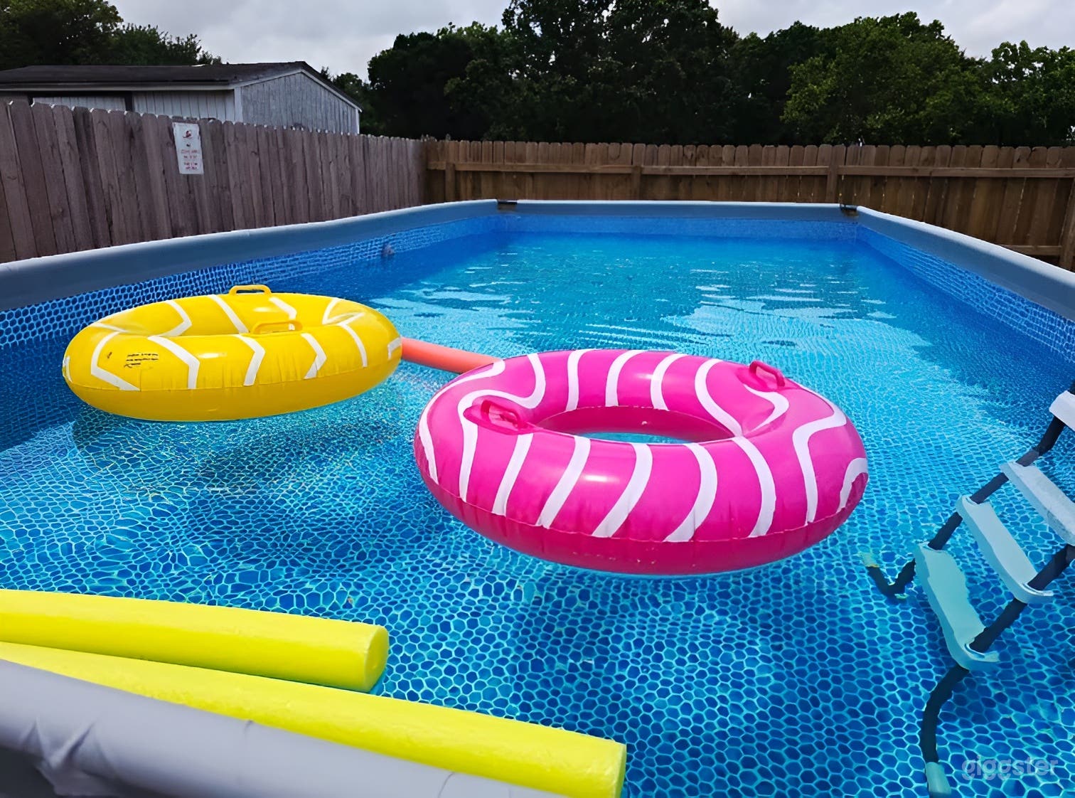 Refresing Pool for Sunny Escape Photo 4