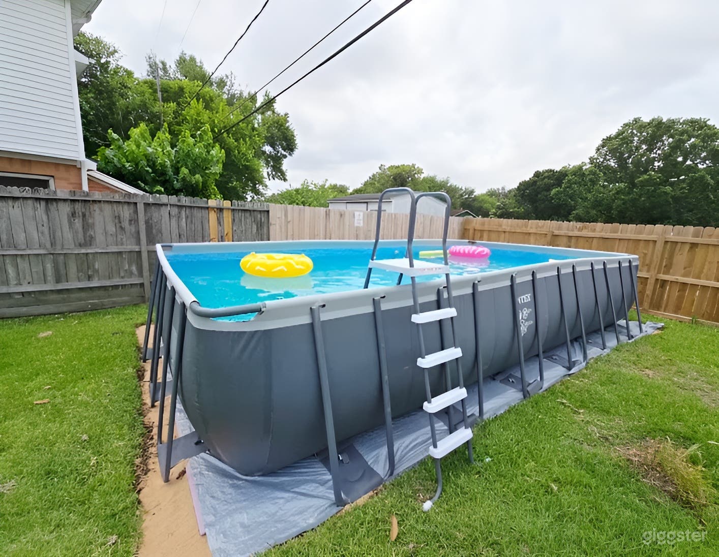 Refresing Pool for Sunny Escape Photo 1