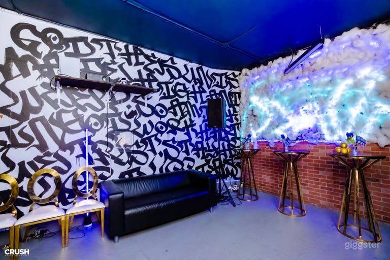  2Floor Lounge & Speakeasy! IYKYK😏 UNLIMITED VIBEZ 