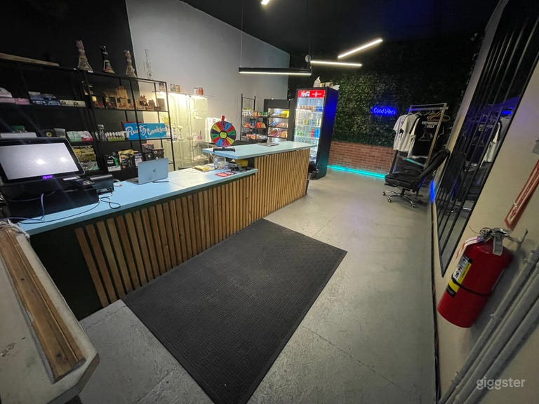  2Floor Lounge & Speakeasy! IYKYK😏 UNLIMITED VIBEZ 