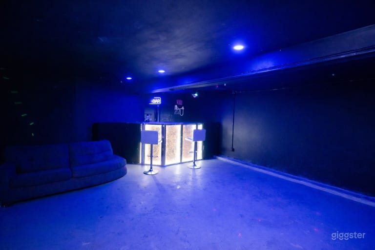  2Floor Lounge & Speakeasy! IYKYK😏 UNLIMITED VIBEZ 