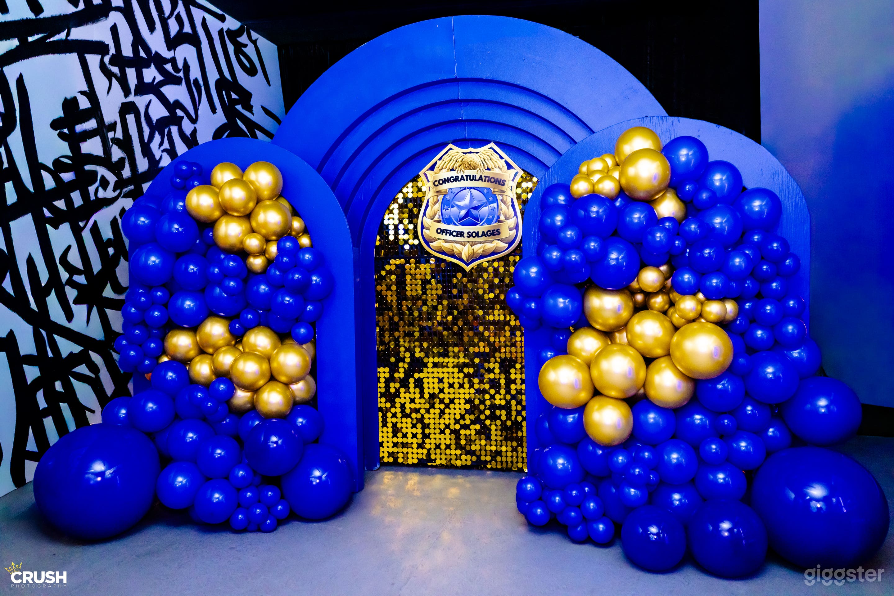 2-Etagen Lounge & Speakeasy! IYKYK😏 UNLIMITIERTE VIBES Foto 3