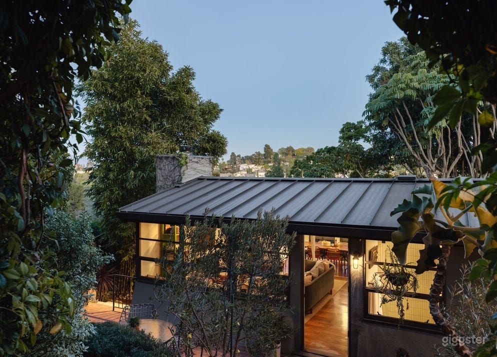 Lush 1970s-Style Treehouse in the Hills Photo 2