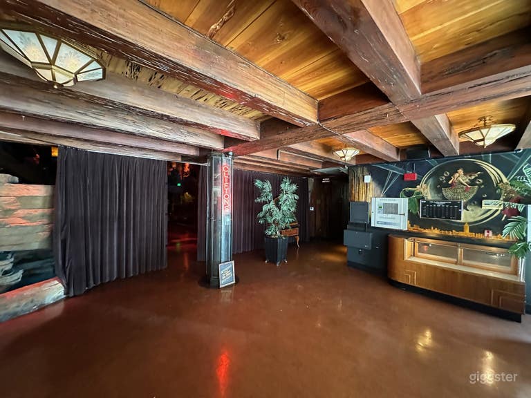  The Grand Deco Oasis 